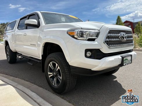 Used 2017 Toyota Tacoma TRD Sport image 10