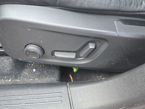 Used 2023 Volvo XC40 B5 Plus w/ Driver Assist Package image 11