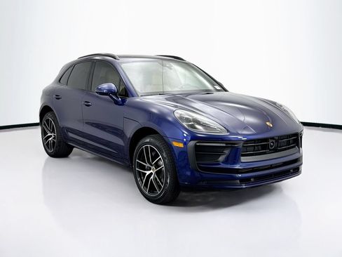 Used 2026 Porsche Macan AWD/4WD image 9