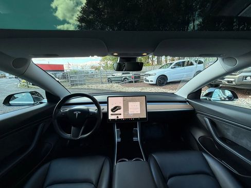 Used 2018 Tesla Model 3 Long Range image 21