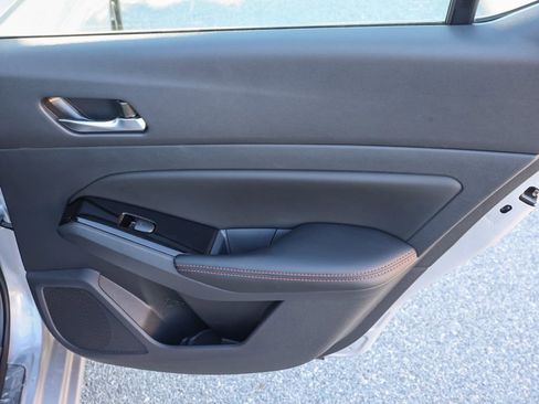 New 2025 Nissan Altima 2.5 SR image 18