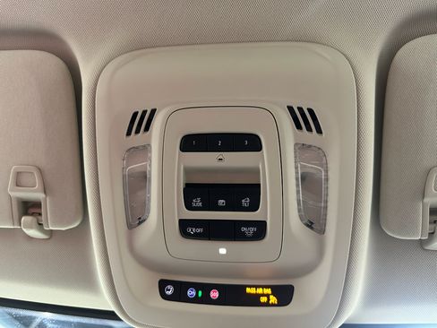 Certified 2023 Buick Envision Avenir FWD image 42
