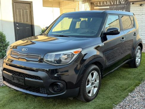 Used 2017 Kia Soul FWD image 1