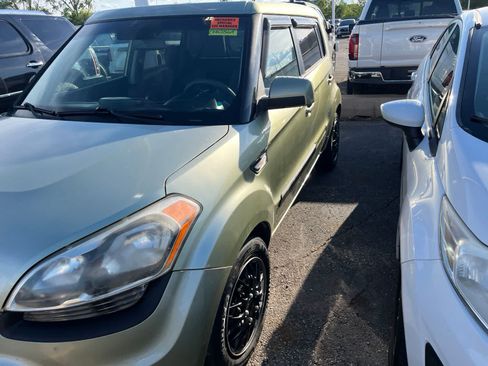 Used 2012 Kia Soul FWD image 6