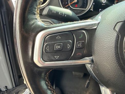 Used 2022 Jeep Wrangler Unlimited Sahara AWD/4WD image 11