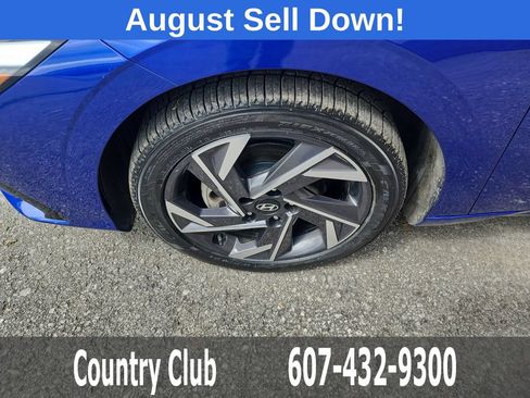 Certified 2024 Hyundai Elantra SEL w/ Convenience Package FWD image 31