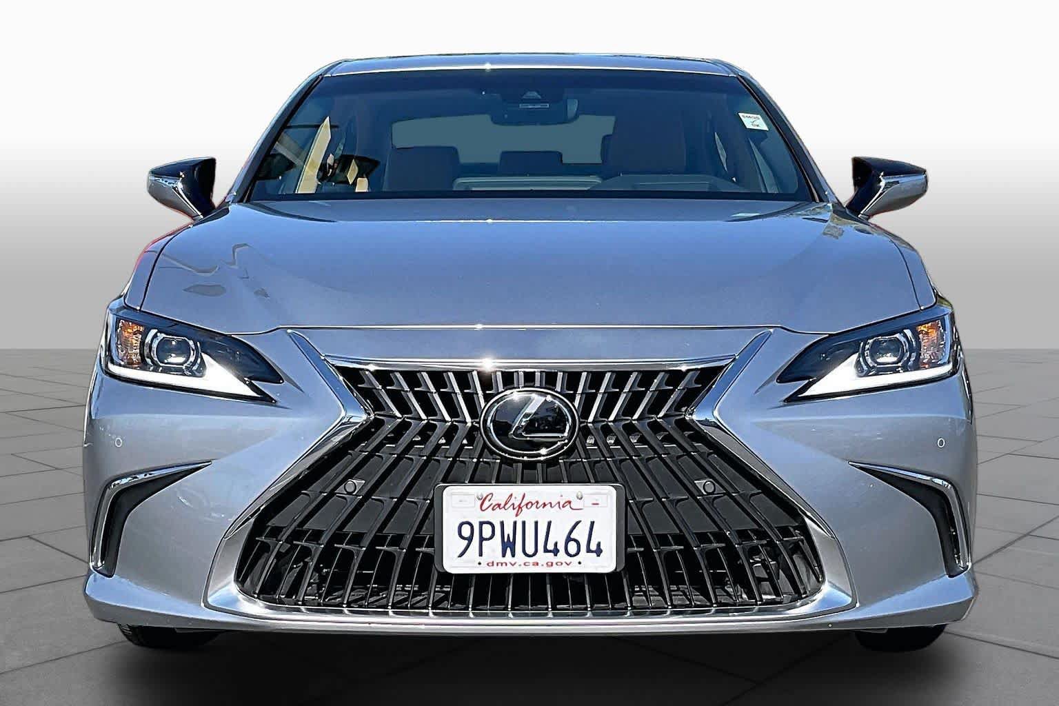 Used 2025 Lexus ES 300h w/ Premium Package FWD image 3