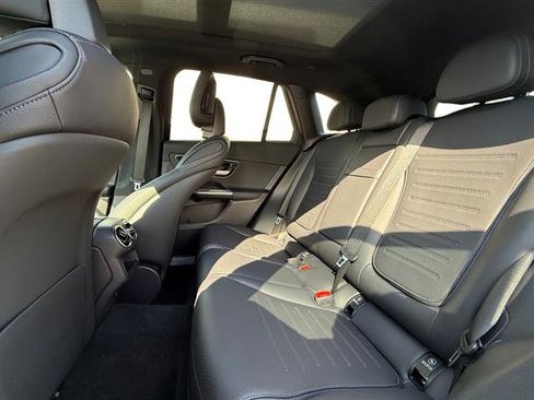 Used 2025 Mercedes-Benz GLC 300 image 16