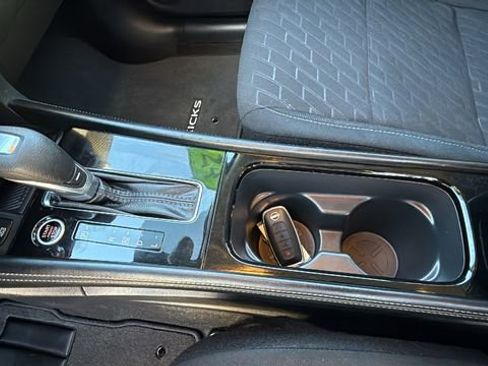 Used 2024 Nissan Kicks SV image 13