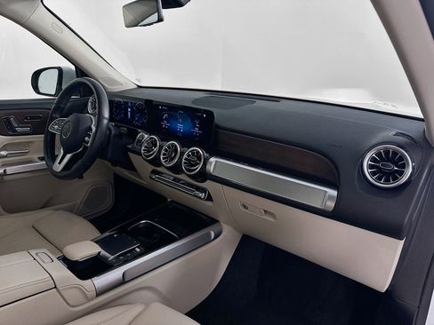 Used 2022 Mercedes-Benz GLB 250 4MATIC image 39