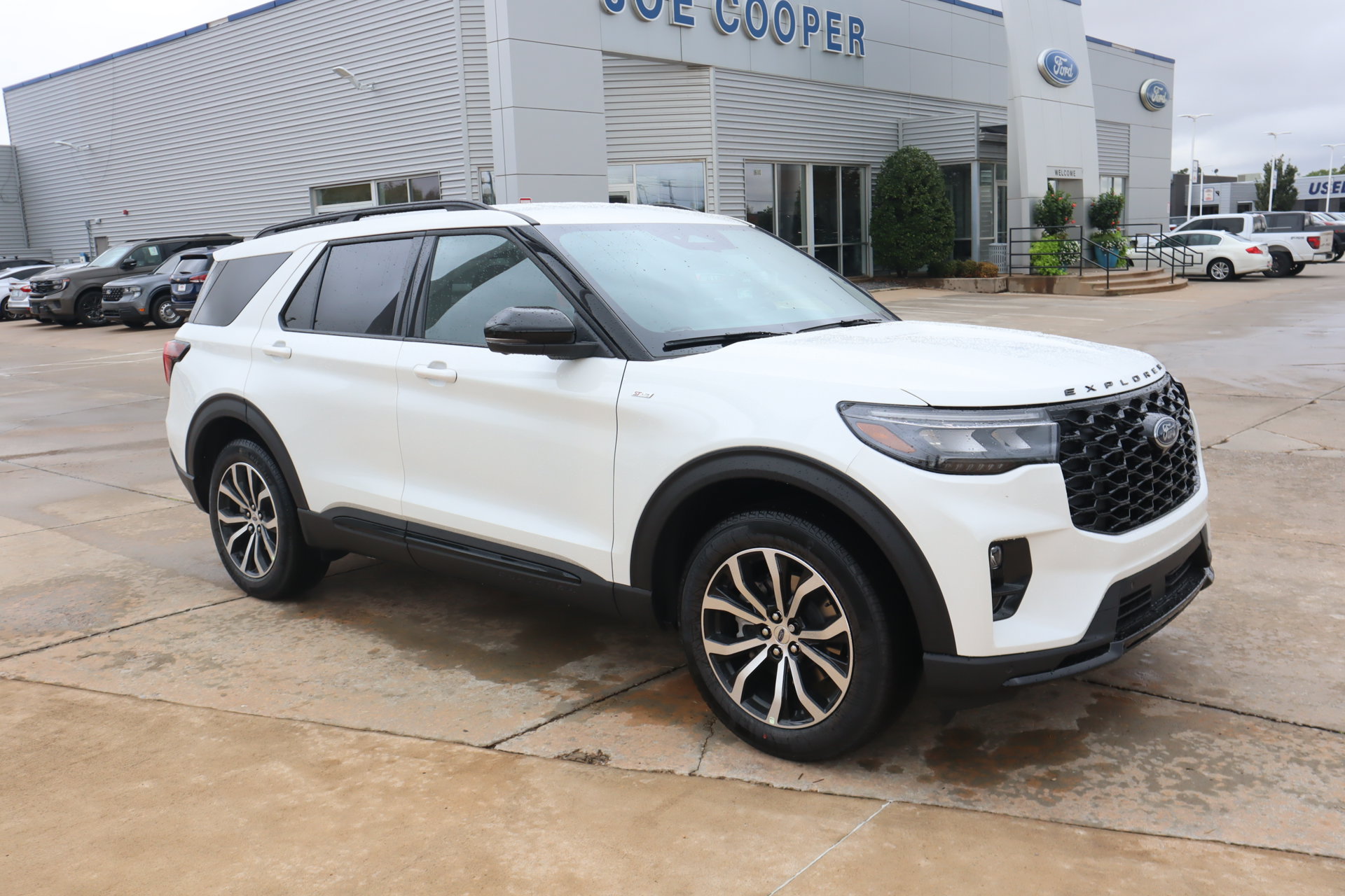New 2026 Ford Explorer ST-Line AWD/4WD image 1
