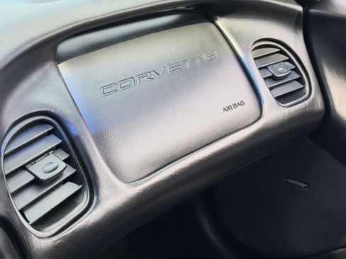 Used 2003 Chevrolet Corvette Convertible w/ Preferred Equipment Group1 RWD image 21