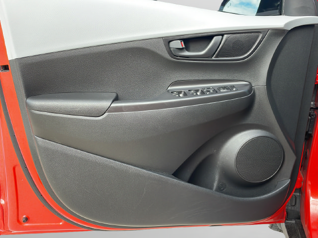 Used 2020 Hyundai Kona SEL FWD image 30
