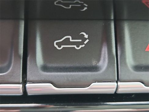 Used 2023 Chevrolet Silverado 1500 LT Trail Boss w/ LPO, Dark Essentials Package image 28