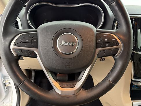 Used 2019 Jeep Grand Cherokee Limited AWD/4WD image 16