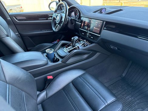 Used 2020 Porsche Cayenne image 49