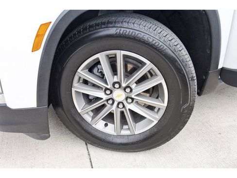 Used 2024 Chevrolet Traverse LT image 30