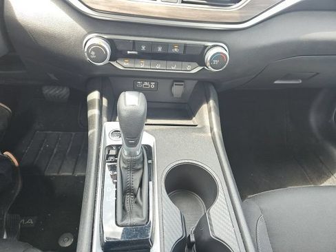 Used 2025 Nissan Altima 2.5 SV FWD image 42