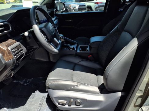 Certified 2025 Toyota Tacoma Limited AWD/4WD image 17