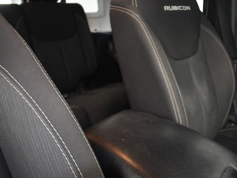 Used 2015 Jeep Wrangler Unlimited Rubicon w/ Connectivity Group image 25