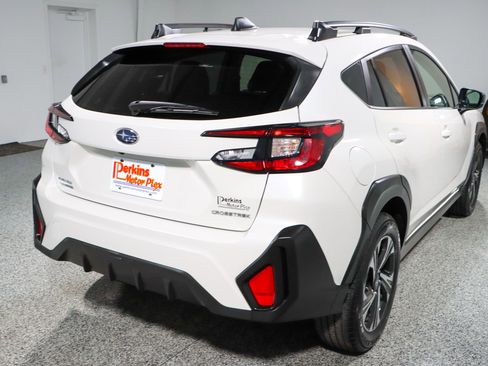 Used 2024 Subaru Crosstrek 2.0i Premium image 7