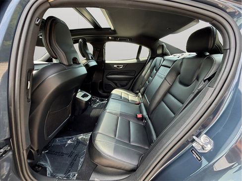 Used 2019 Volvo S60 T6 Momentum AWD/4WD image 37