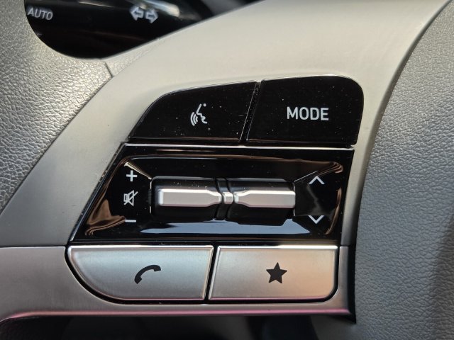 Used 2024 Hyundai Elantra SEL FWD image 20