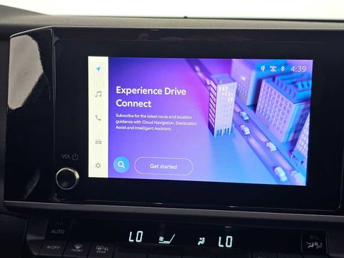 Used 2025 Toyota Camry SE image 24