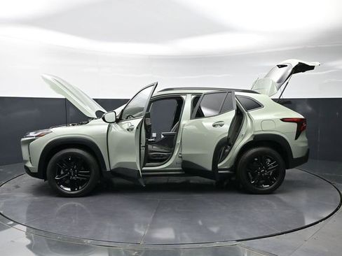 Used 2025 Chevrolet Trax ACTIV w/ Driver Confidence Package image 47