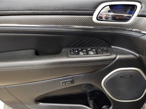 Used 2021 Jeep Grand Cherokee SRT image 43