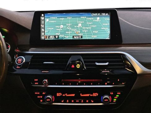 Used 2018 BMW 530i xDrive 530i xDrive Sedan w/ Premium Package image 14