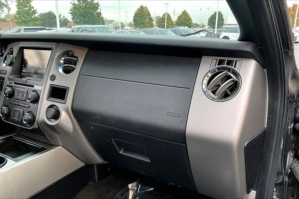 Used 2015 Ford Expedition EL XLT w/ Equipment Group 202A AWD/4WD image 26
