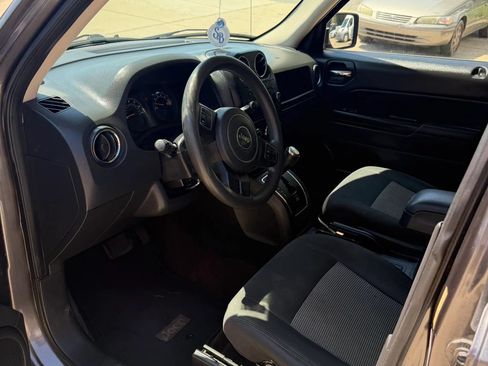 Used 2014 Jeep Patriot Sport w/ Power Value Group FWD image 8