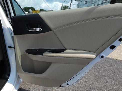 Used 2016 Honda Accord EX image 25