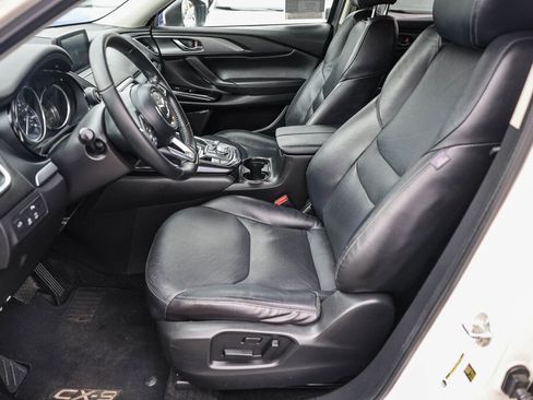 Used 2018 MAZDA CX-9 Touring w/ Touring Premium Package FWD image 12