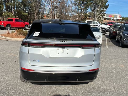 Used 2024 Jeep Wagoneer Launch Edition image 9