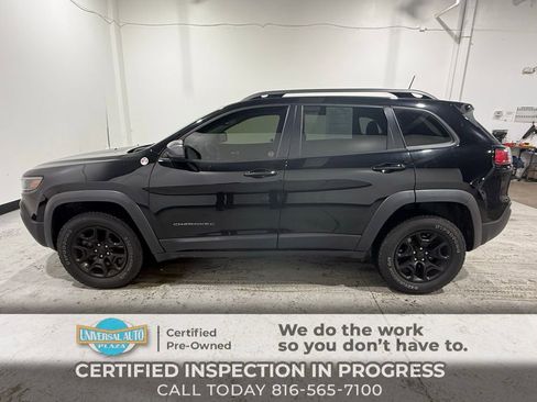 Used 2019 Jeep Cherokee Trailhawk w/ Comfort/Convenience Group image 1