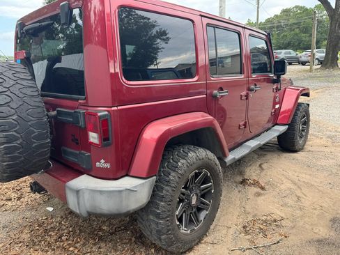 Used 2012 Jeep Wrangler Unlimited Sahara AWD/4WD image 3
