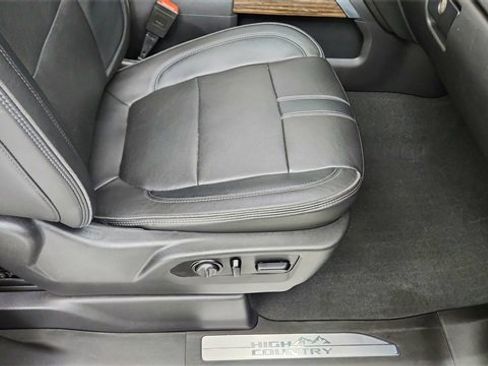 Used 2021 Chevrolet Silverado 1500 High Country w/ Technology Package image 23