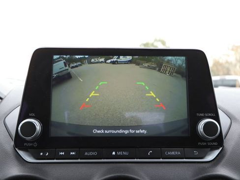 Used 2024 Nissan Sentra SV image 17