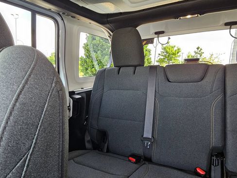 Used 2025 Jeep Wrangler Unlimited Sahara AWD/4WD image 25