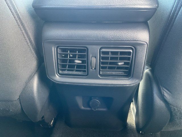 Used 2025 Toyota RAV4 LE AWD/4WD image 18