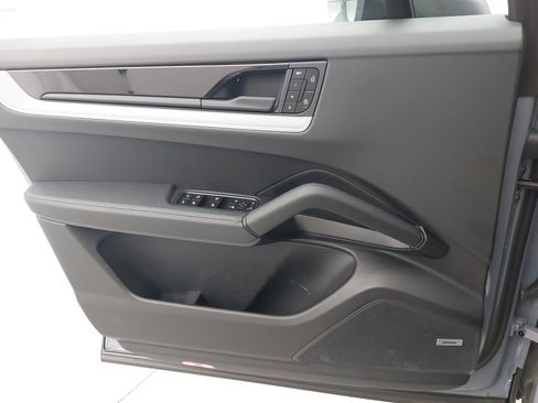 Certified 2026 Porsche Cayenne AWD/4WD image 29