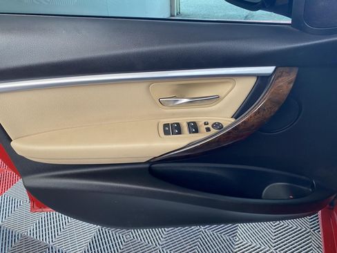 Used 2018 BMW 330i xDrive Sedan w/ Premium Package AWD/4WD image 19