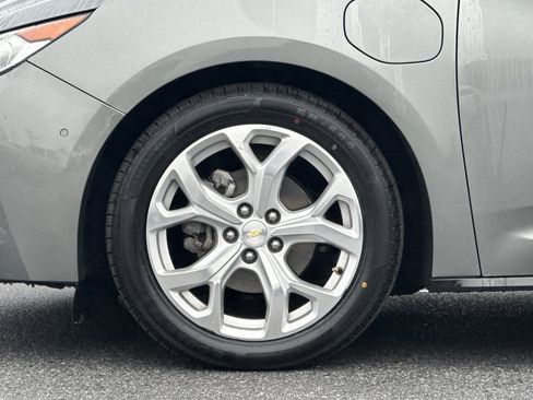 Used 2017 Chevrolet Volt Premier w/ Driver Confidence II Package image 12