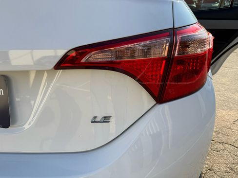 Used 2019 Toyota Corolla LE image 31