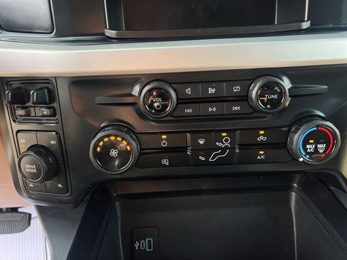 Used 2024 Ford F350 XLT w/ FX4 Off-Road Package AWD/4WD image 15