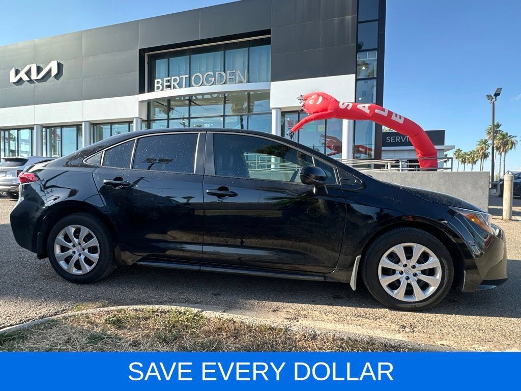 Used 2026 Toyota Corolla LE FWD image 4