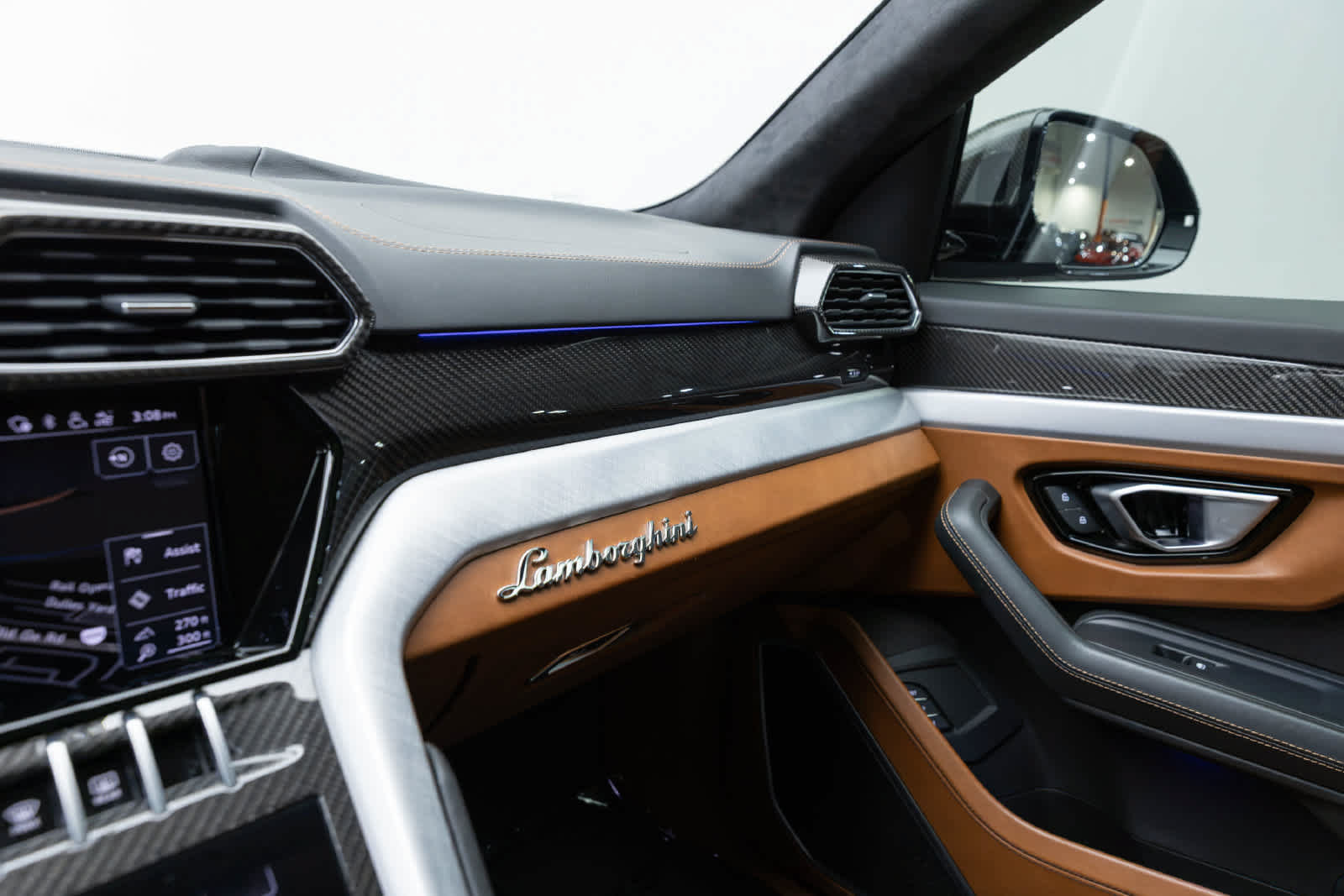 Used 2021 Lamborghini Urus AWD/4WD image 37