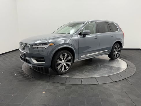Used 2023 Volvo XC90 T8 Plus w/ Protection Package Premier AWD/4WD image 3